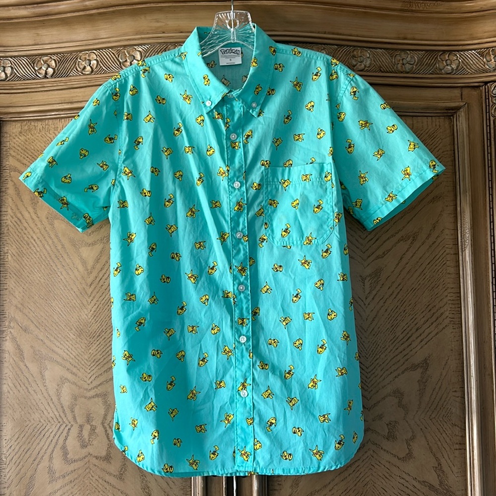 Pokémon Shirt LIKE NEW